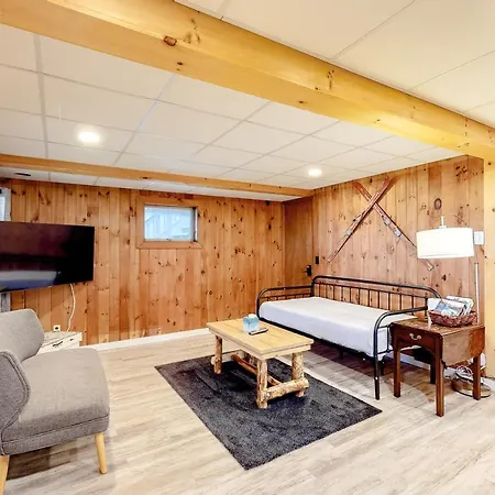 Modern Log Chalet - Lower Unit